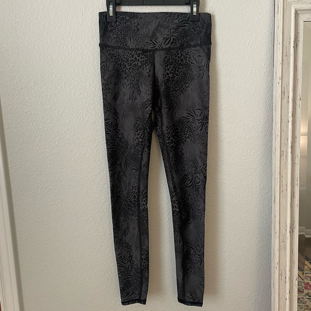 Animal print leggings